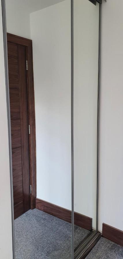 Studios At 74 Swindon Bagian luar foto