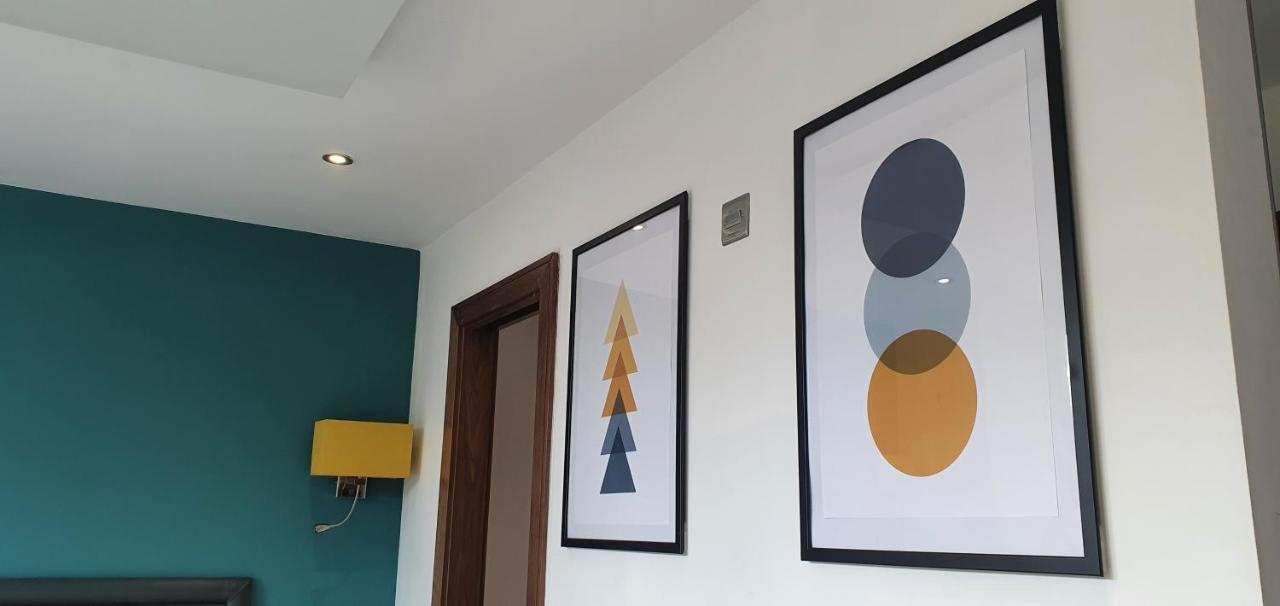 Studios At 74 Swindon Bagian luar foto