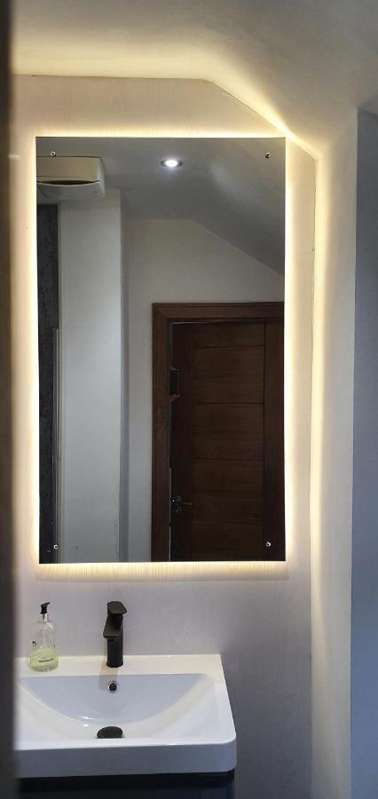 Studios At 74 Swindon Bagian luar foto